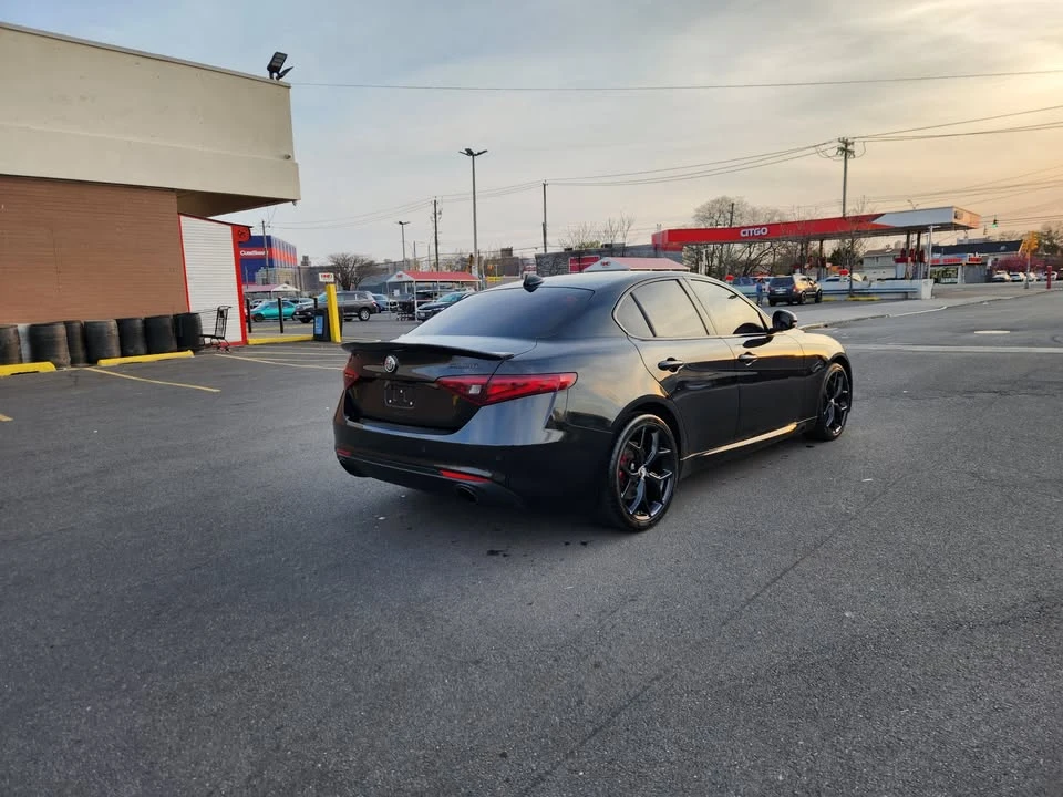 2020 Alfa Romeo Giulia - Image 6 of 17
