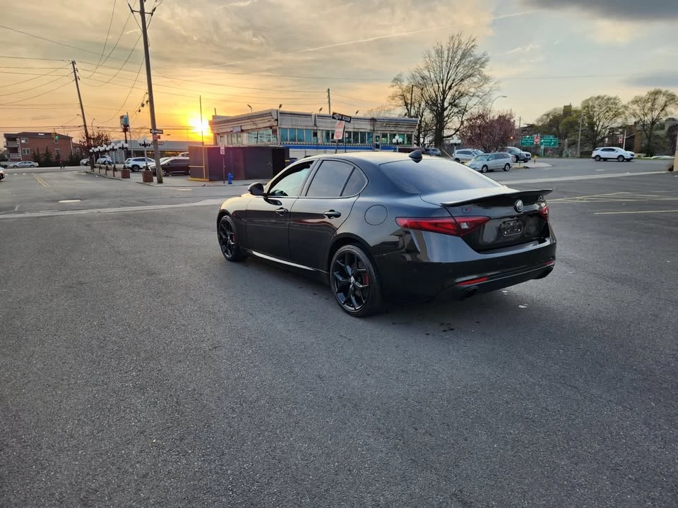 2020 Alfa Romeo Giulia - Image 4 of 17