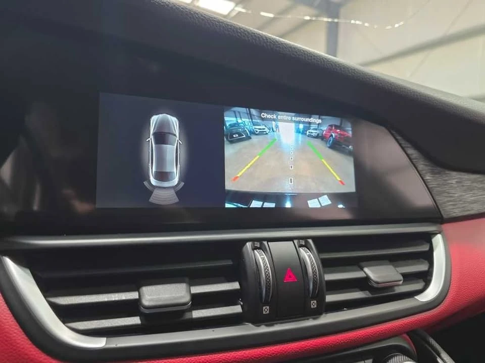 2020 Alfa Romeo Giulia - Image 16 of 20
