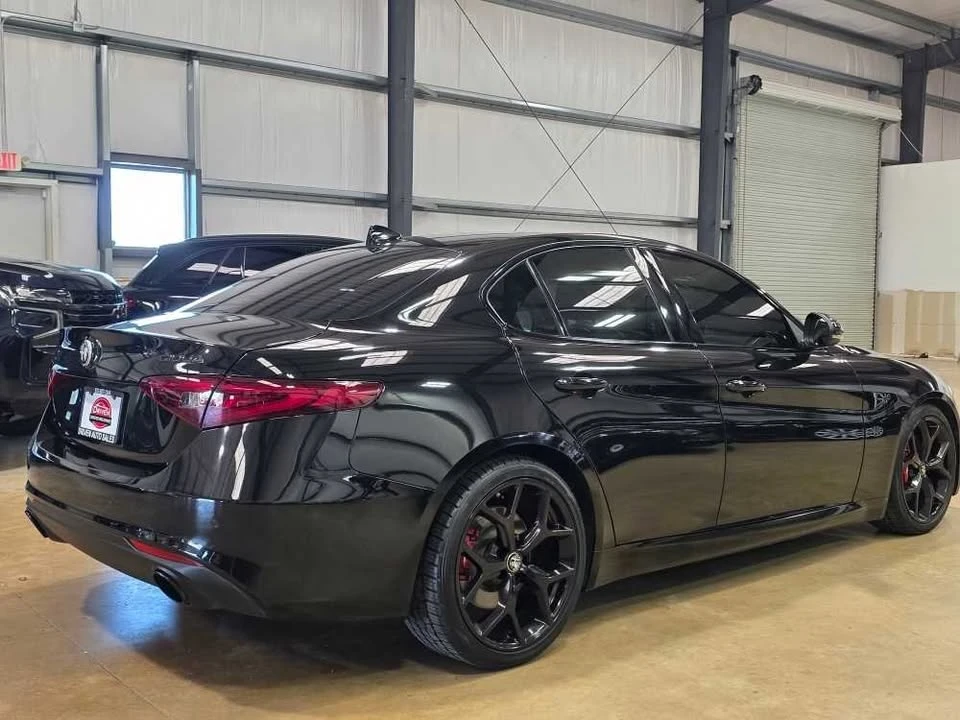 2020 Alfa Romeo Giulia - Image 4 of 20