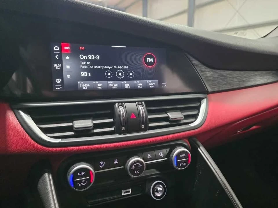 2020 Alfa Romeo Giulia - Image 15 of 20