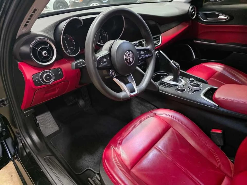 2020 Alfa Romeo Giulia - Image 9 of 20