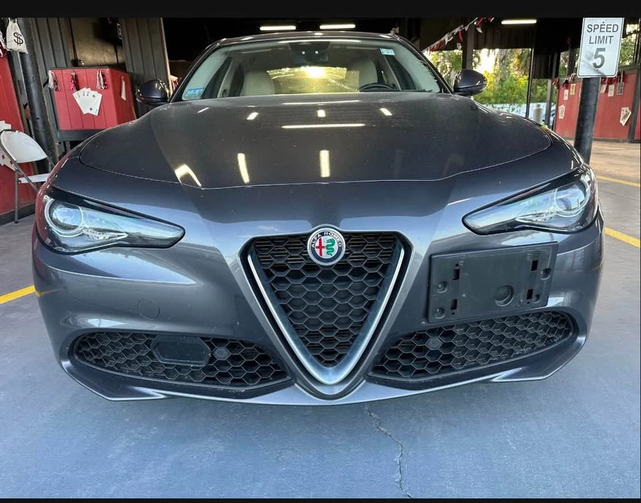 2020 Alfa Romeo Giulia - Image 5 of 10