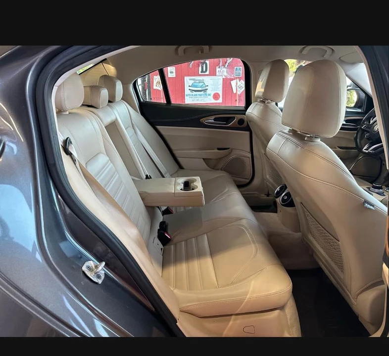 2020 Alfa Romeo Giulia - Image 10 of 10
