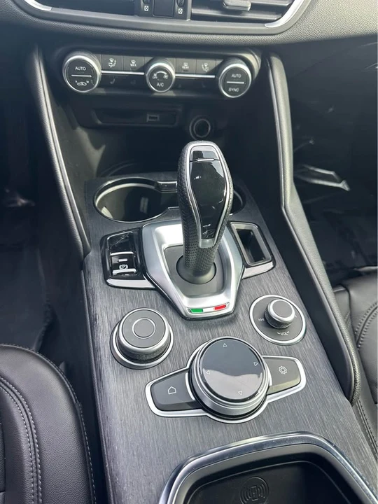 2020 Alfa Romeo Giulia - Image 8 of 16