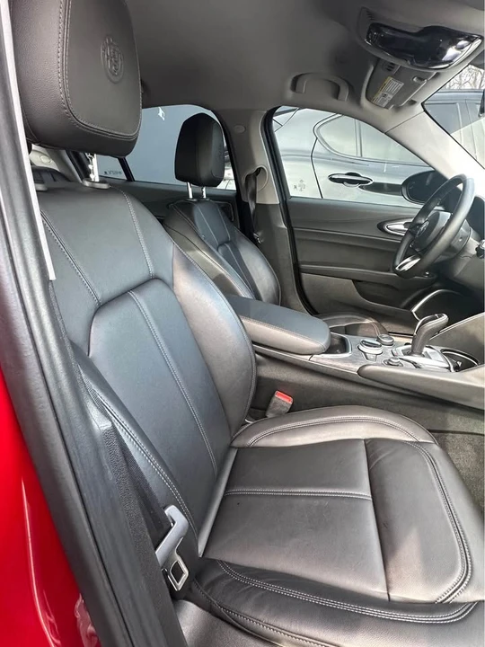2020 Alfa Romeo Giulia - Image 13 of 16