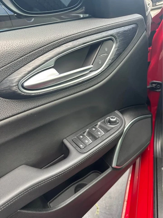 2020 Alfa Romeo Giulia - Image 6 of 16