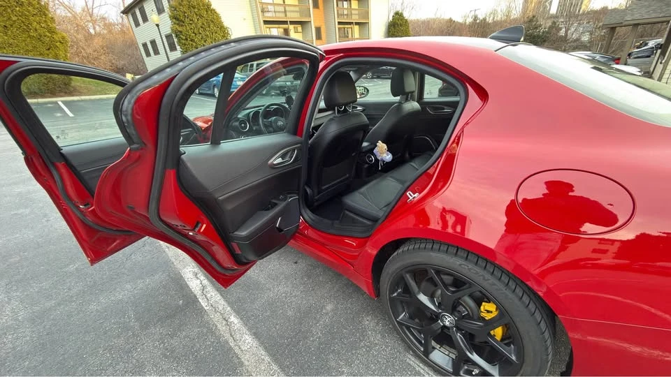 2020 Alfa Romeo Giulia - Image 9 of 20
