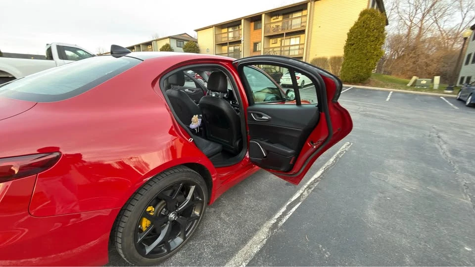 2020 Alfa Romeo Giulia - Image 12 of 20