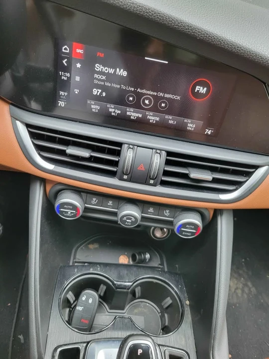 2020 Alfa Romeo Giulia - Image 11 of 12