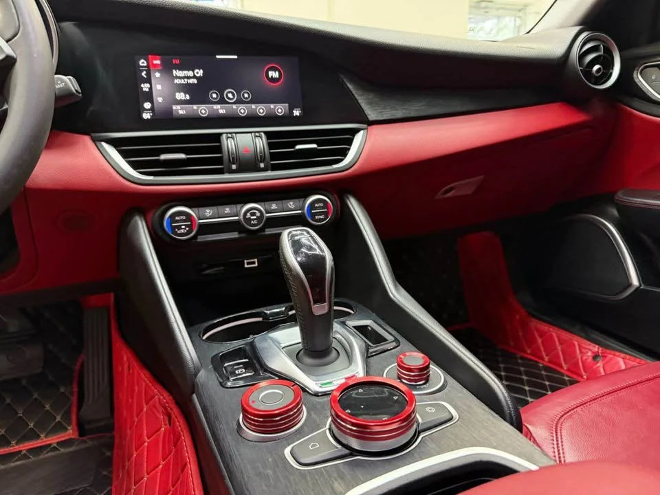 2020 Alfa Romeo Giulia - Image 6 of 10