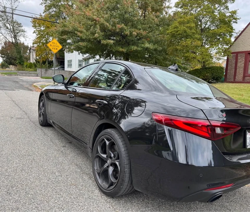 2020 Alfa Romeo Giulia - Image 2 of 2