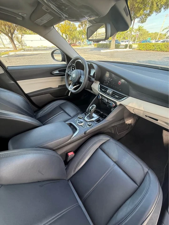 2020 Alfa Romeo Giulia - Image 12 of 13