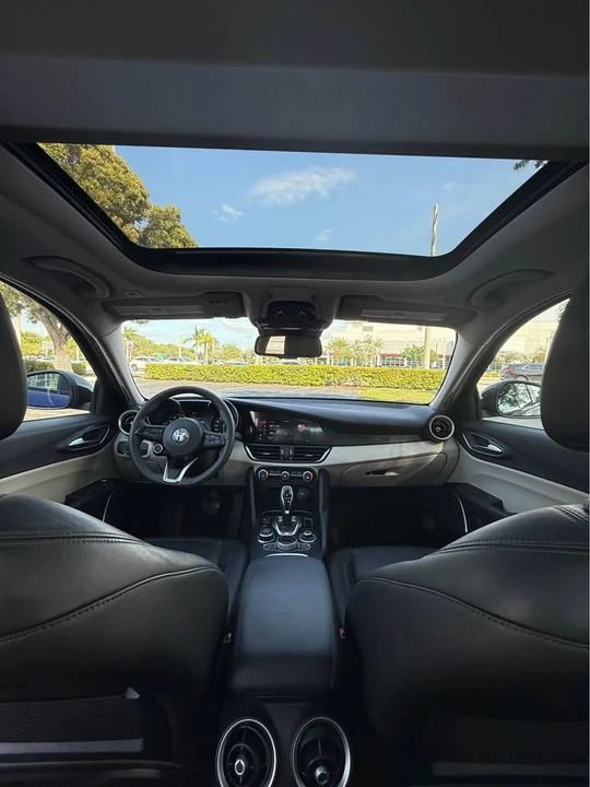 2020 Alfa Romeo Giulia - Image 10 of 13