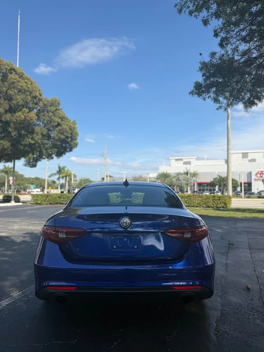 2020 Alfa Romeo Giulia - Image 5 of 13