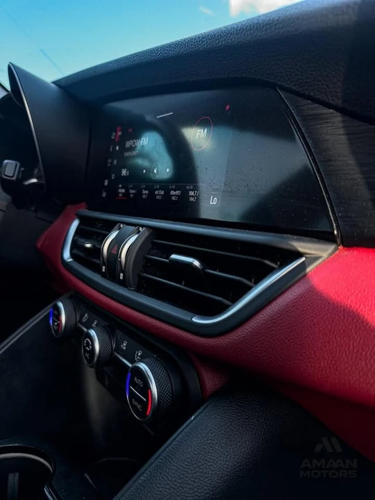 2020 Alfa Romeo Giulia - Image 17 of 20