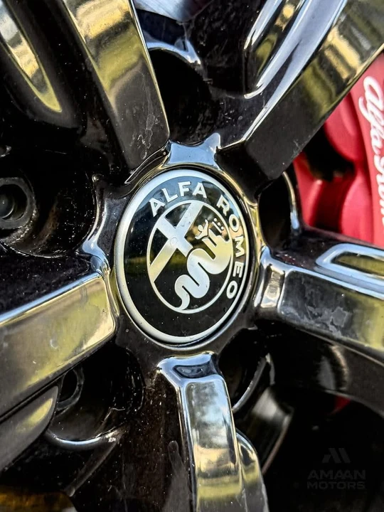 2020 Alfa Romeo Giulia - Image 11 of 20