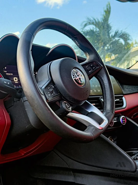 2020 Alfa Romeo Giulia - Image 15 of 20