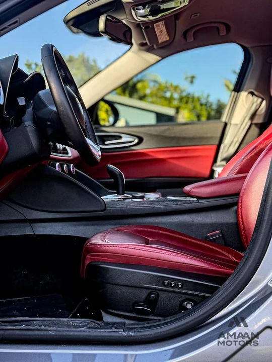 2020 Alfa Romeo Giulia - Image 13 of 20