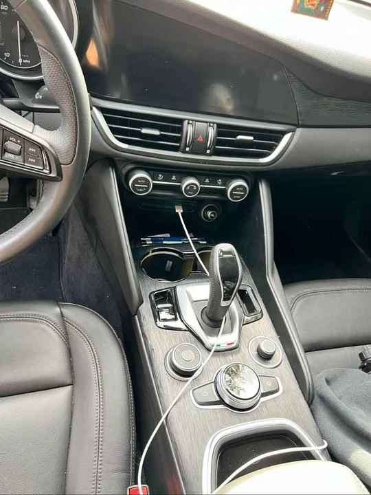 2020 Alfa Romeo Giulia - Image 5 of 9