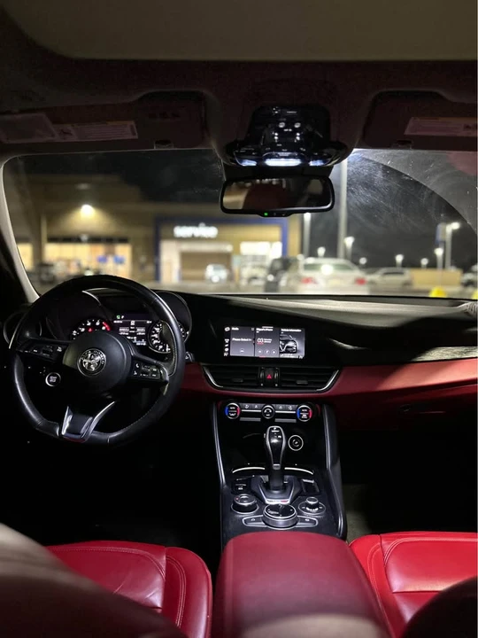 2020 Alfa Romeo Giulia - Image 4 of 8