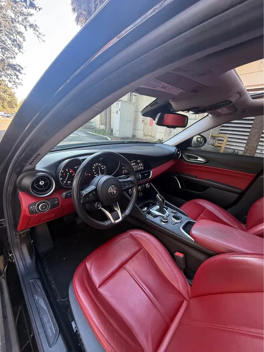 2020 Alfa Romeo Giulia - Image 6 of 14
