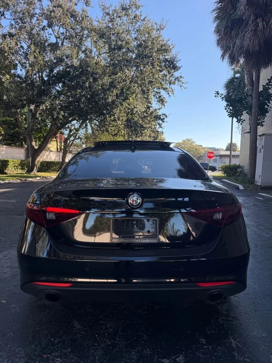 2020 Alfa Romeo Giulia - Image 10 of 14