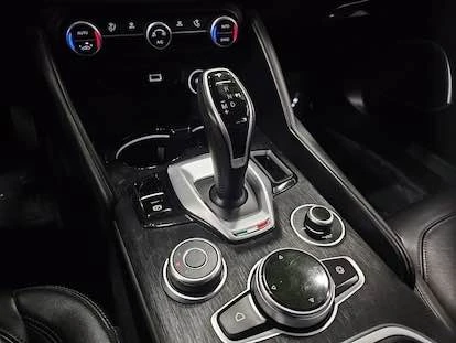 2020 Alfa Romeo Giulia - Image 11 of 19