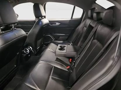 2020 Alfa Romeo Giulia - Image 15 of 19