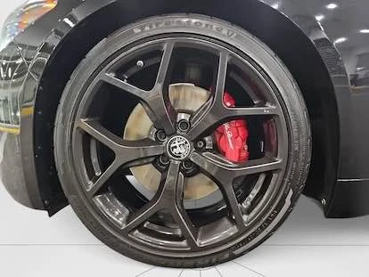 2020 Alfa Romeo Giulia - Image 18 of 19