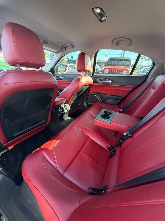 2020 Alfa Romeo Giulia - Image 11 of 12