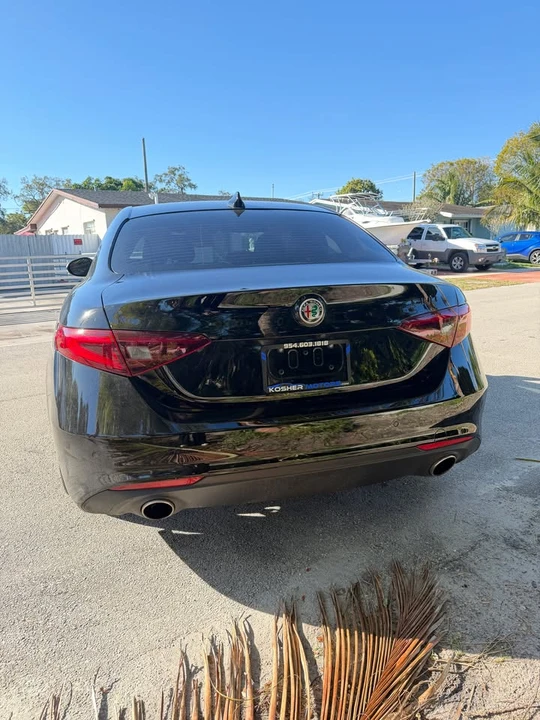 2020 Alfa Romeo Giulia - Image 5 of 12