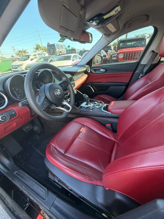 2020 Alfa Romeo Giulia - Image 7 of 12