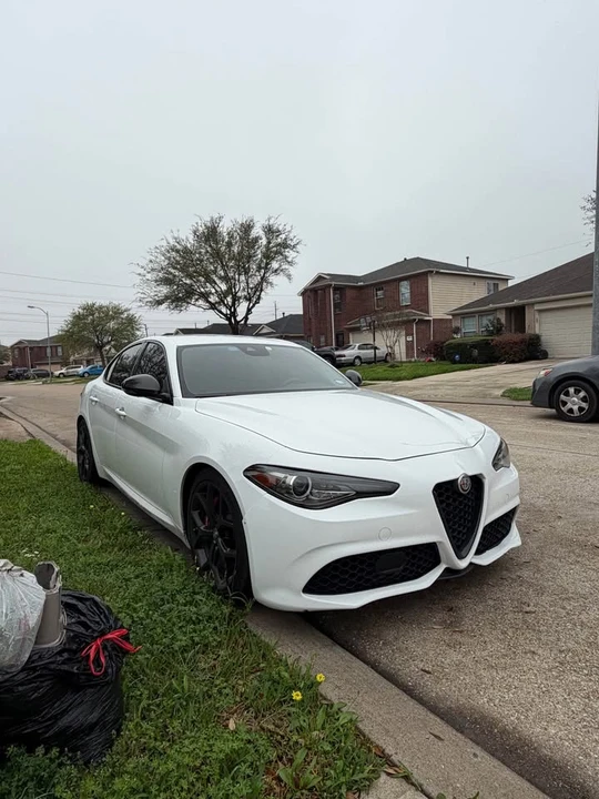 2020 Alfa Romeo Giulia - Image 2 of 8
