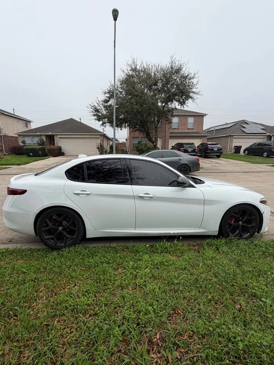2020 Alfa Romeo Giulia - Image 3 of 8