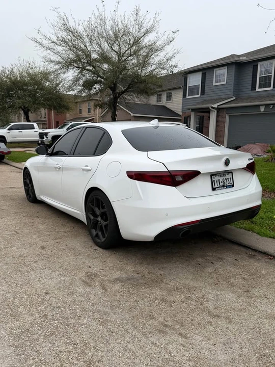 2020 Alfa Romeo Giulia - Image 5 of 8
