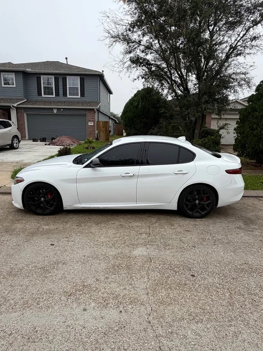 2020 Alfa Romeo Giulia - Image 6 of 8