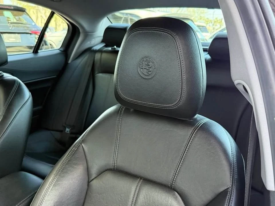 2020 Alfa Romeo Giulia - Image 2 of 8