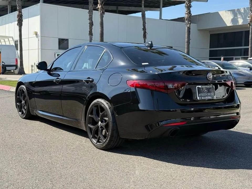 2020 Alfa Romeo Giulia - Image 5 of 8