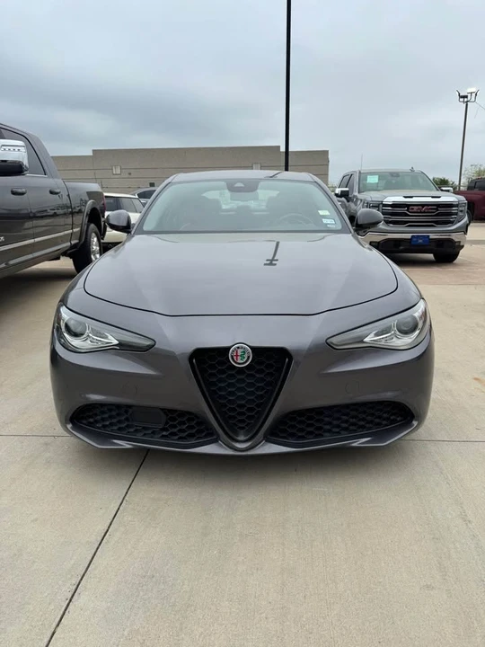 2020 Alfa Romeo Giulia - Image 10 of 13