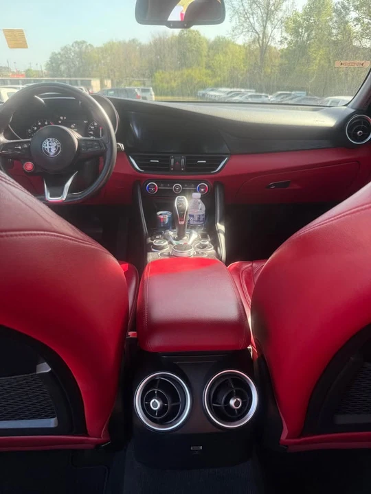 2020 Alfa Romeo Giulia - Image 8 of 13