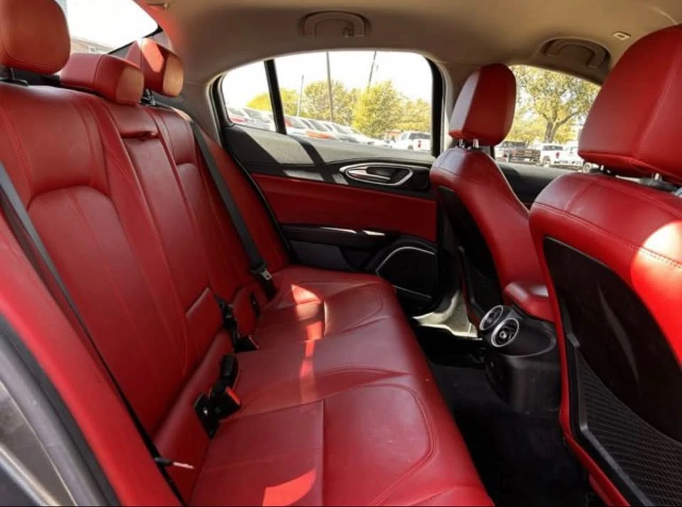 2020 Alfa Romeo Giulia - Image 9 of 13
