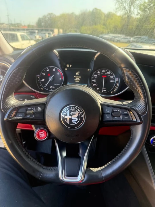 2020 Alfa Romeo Giulia - Image 12 of 13