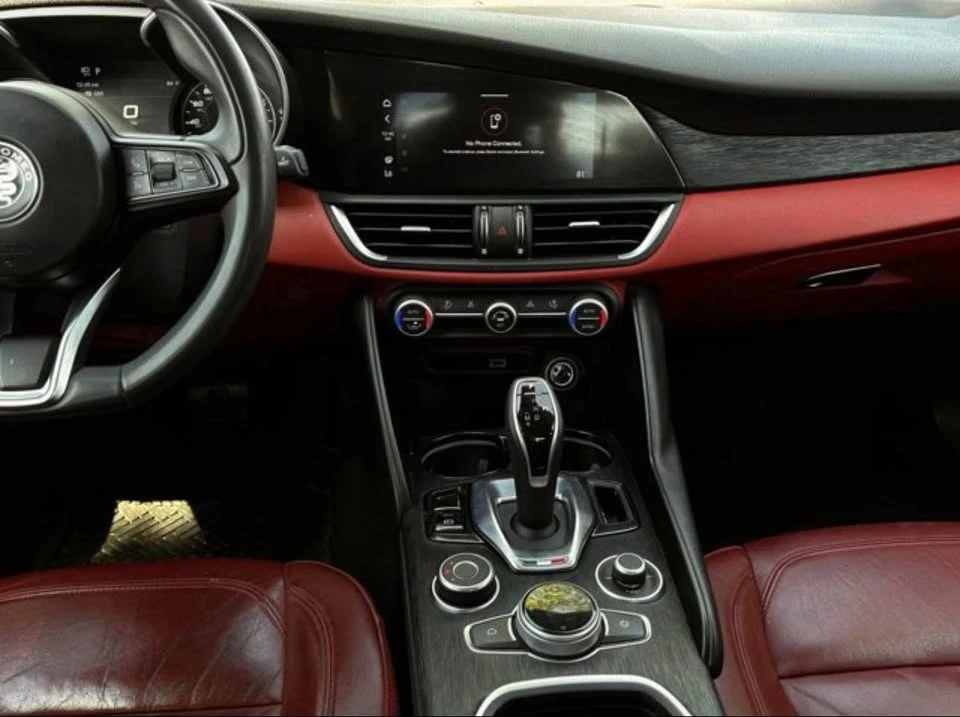 2020 Alfa Romeo Giulia - Image 7 of 13