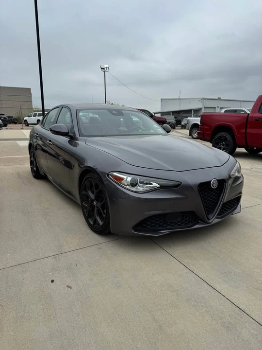 2020 Alfa Romeo Giulia - Image 11 of 13