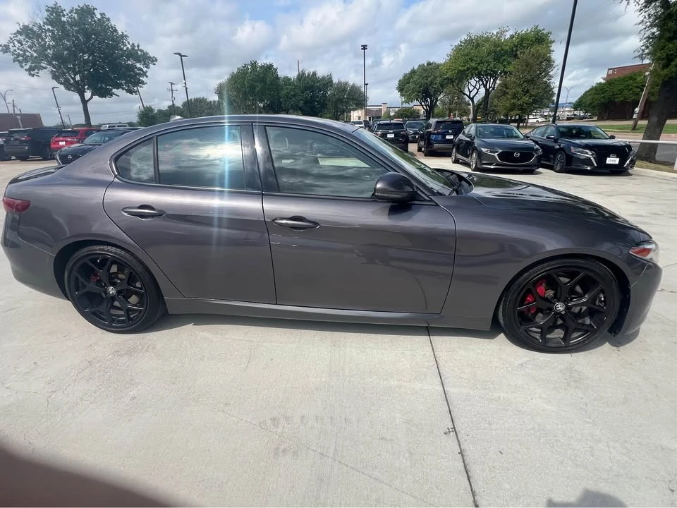 2020 Alfa Romeo Giulia - Image 7 of 16