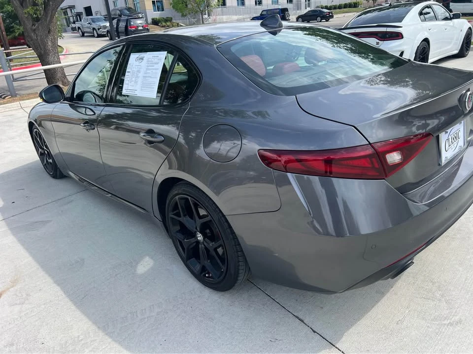2020 Alfa Romeo Giulia - Image 9 of 16