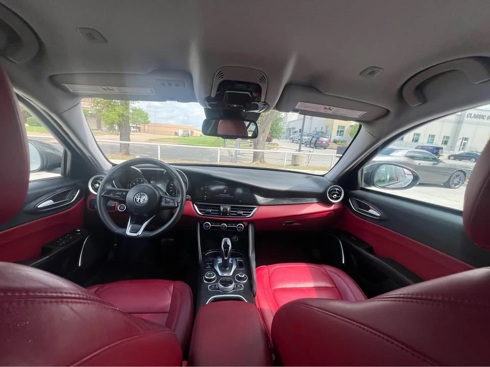2020 Alfa Romeo Giulia - Image 14 of 16