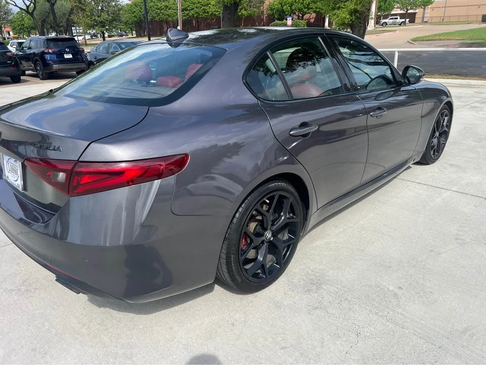 2020 Alfa Romeo Giulia - Image 8 of 16