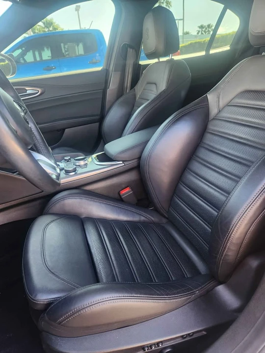 2020 Alfa Romeo Giulia - Image 9 of 13